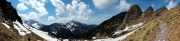 50 Dopo passaggi su neve il sentiero sale pulito